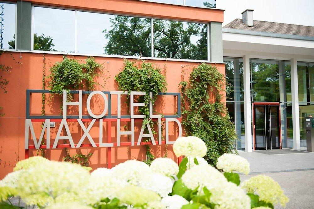 Hotel Maxlhaid Wels Bagian luar foto