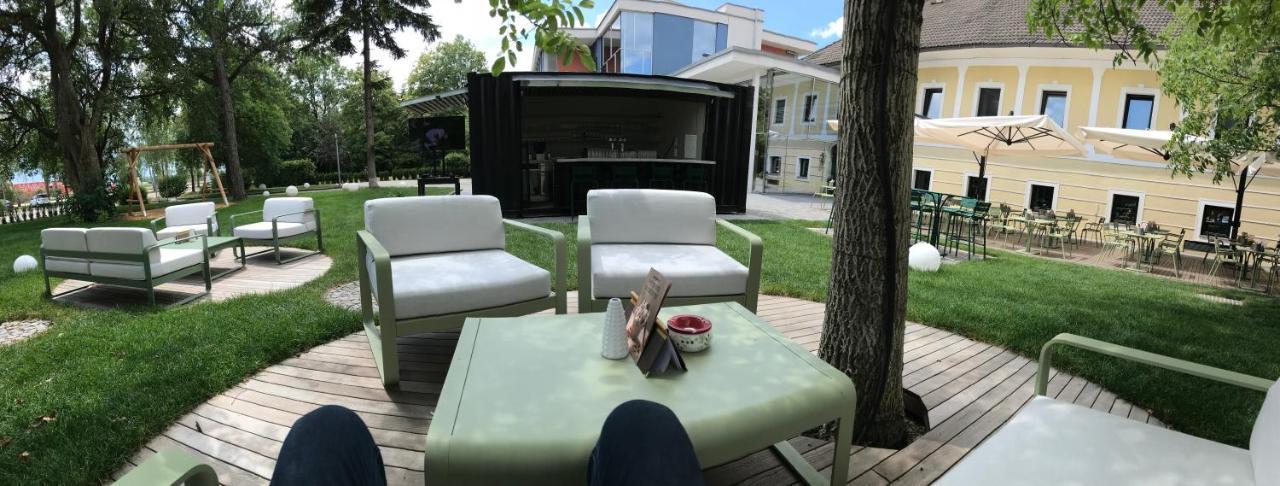 Hotel Maxlhaid Wels Bagian luar foto